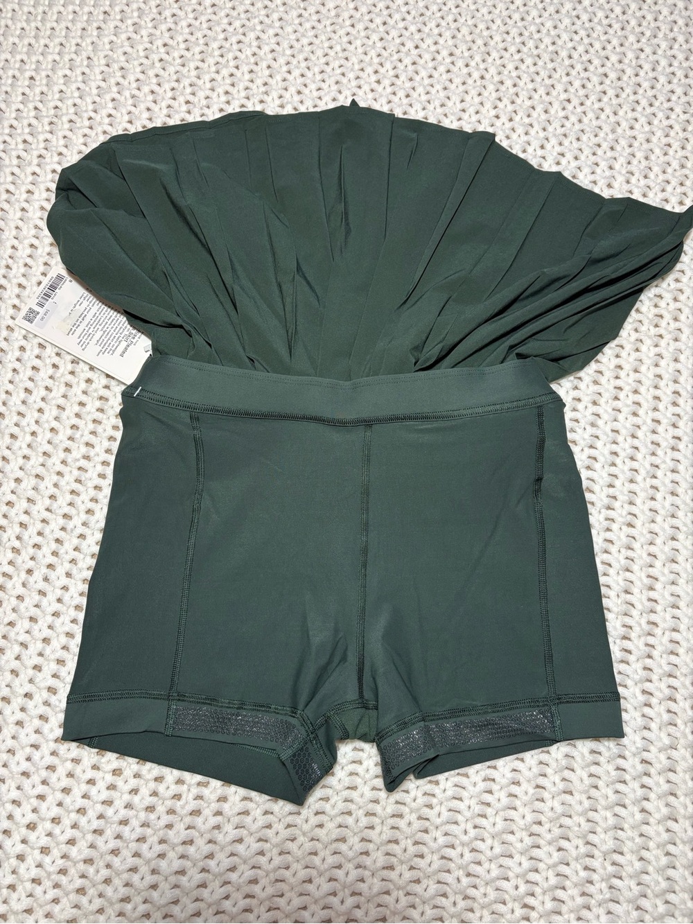 NWT lululemon legacy green high rise pleated tennis skirt size 8 - Picture 12 of 12